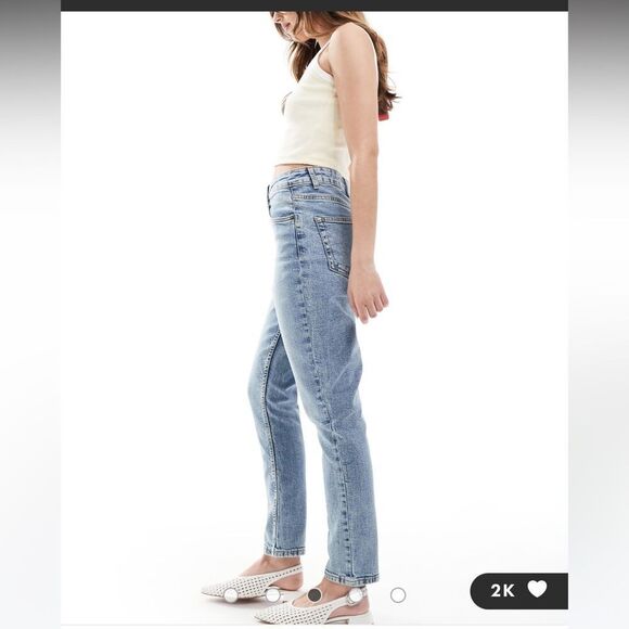 New with tags ASOS DESIGN High Waist Slim Fit Mom Jeans size Petite 26/28. - Picture 3 of 11